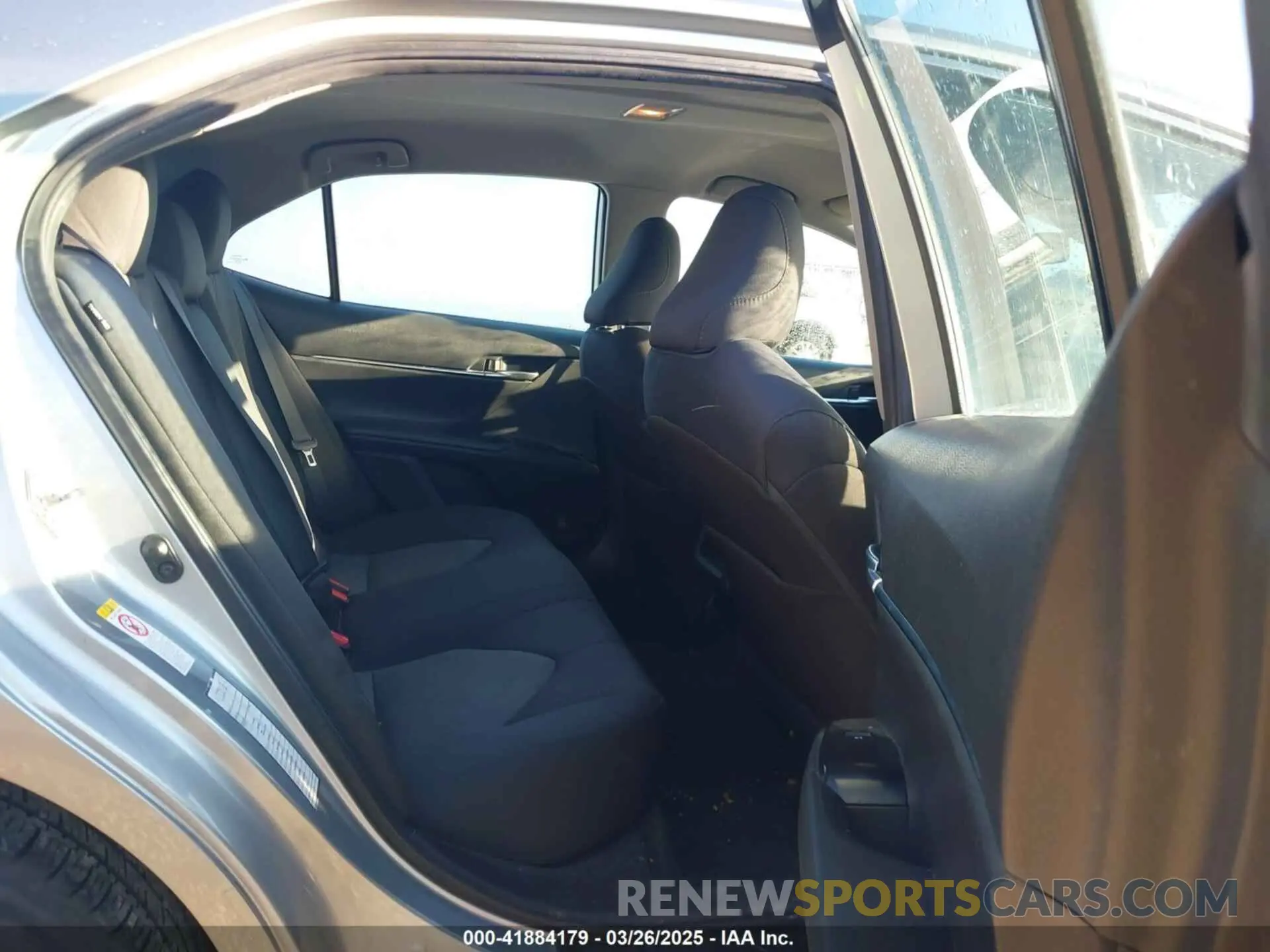 8 Photograph of a damaged car 4T1B11HK3KU241995 TOYOTA CAMRY 2019