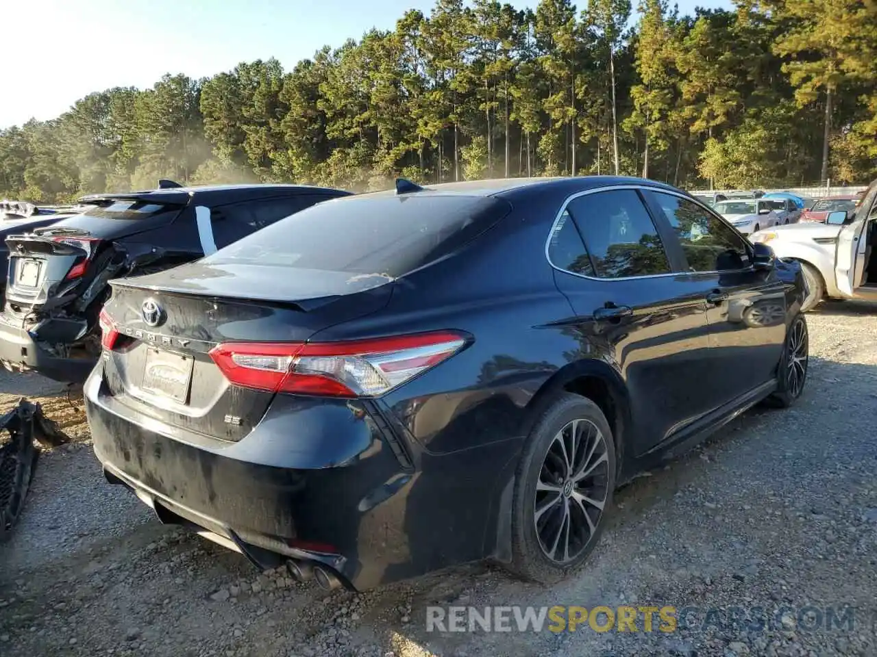 4 Photograph of a damaged car 4T1B11HK3KU246761 TOYOTA CAMRY 2019