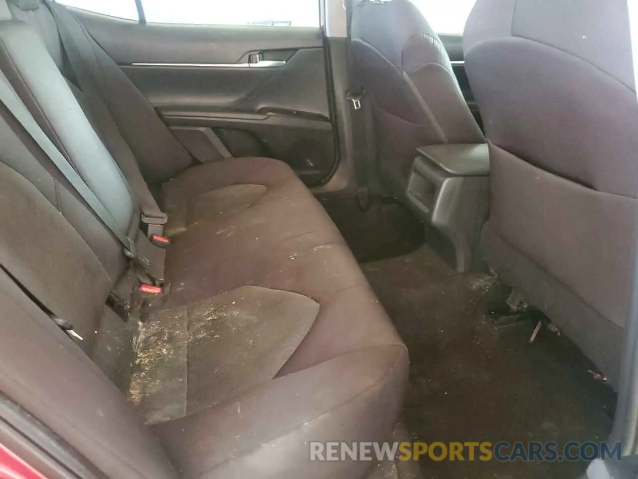 10 Photograph of a damaged car 4T1B11HK3KU251720 TOYOTA CAMRY 2019
