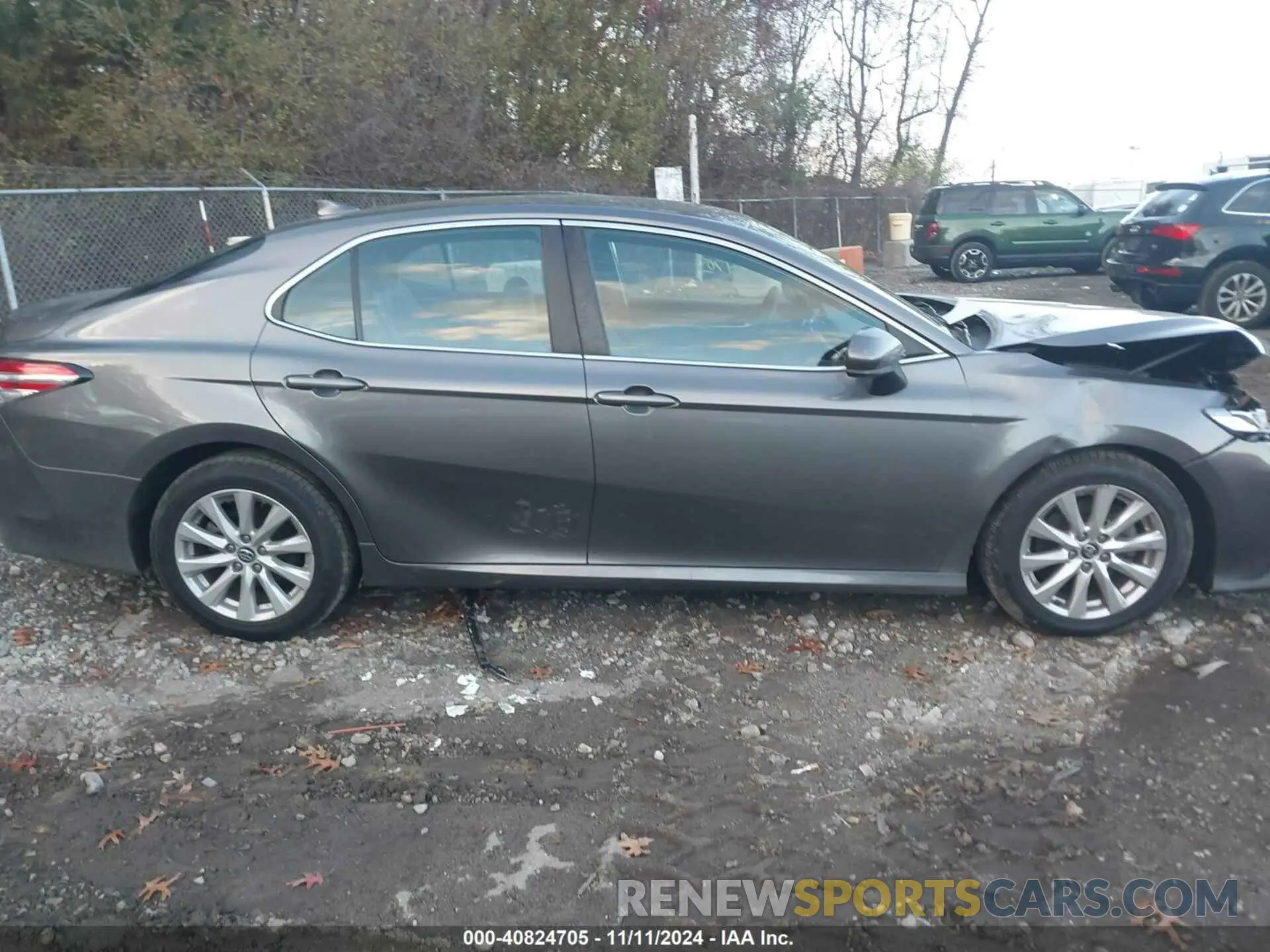13 Photograph of a damaged car 4T1B11HK3KU252995 TOYOTA CAMRY 2019