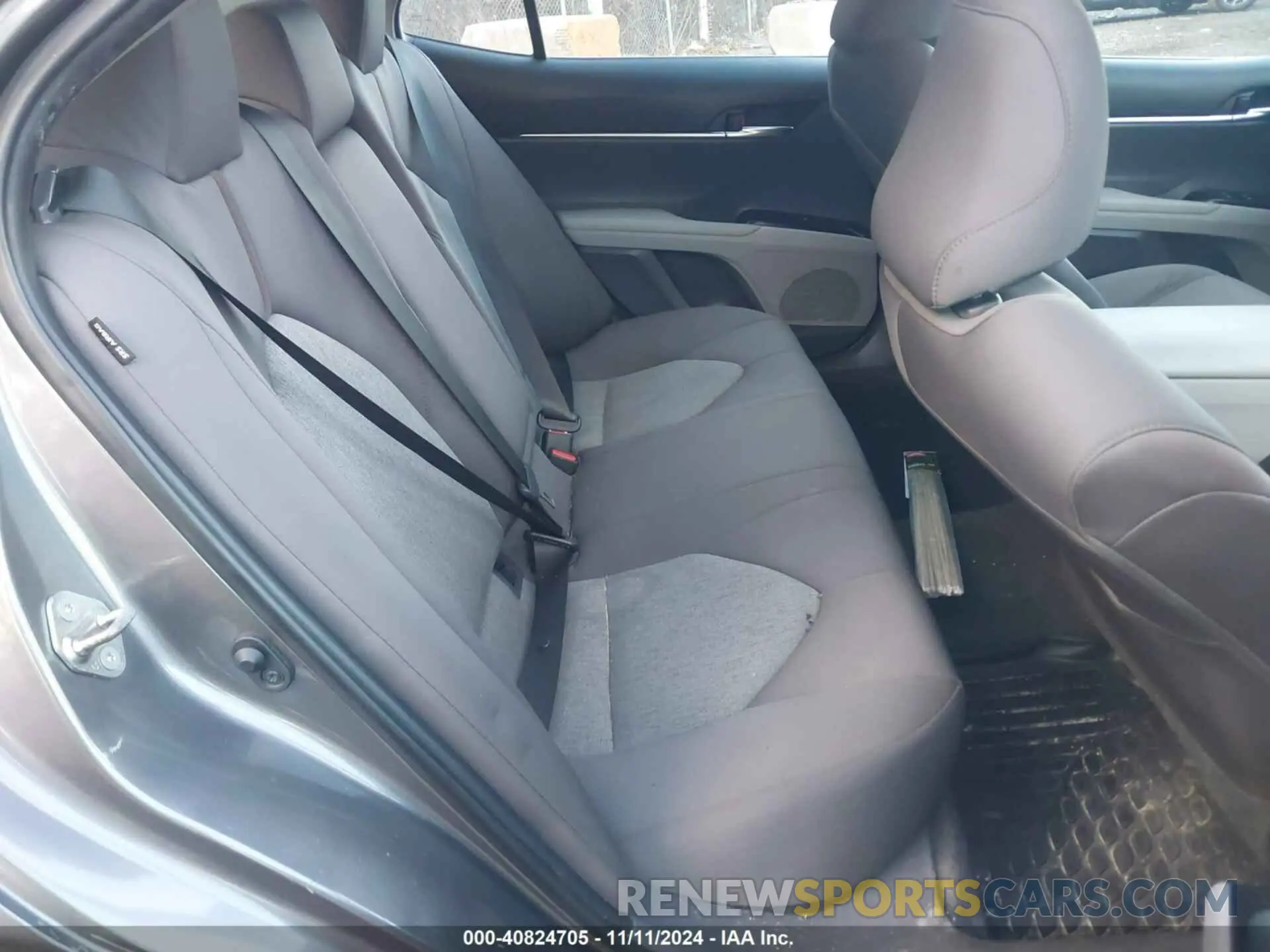 8 Photograph of a damaged car 4T1B11HK3KU252995 TOYOTA CAMRY 2019