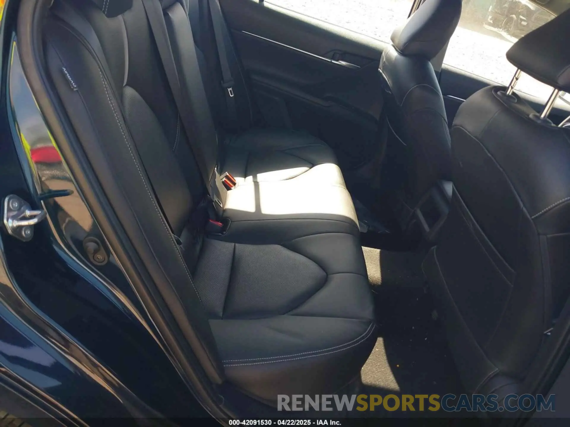 8 Photograph of a damaged car 4T1B11HK3KU254083 TOYOTA CAMRY 2019