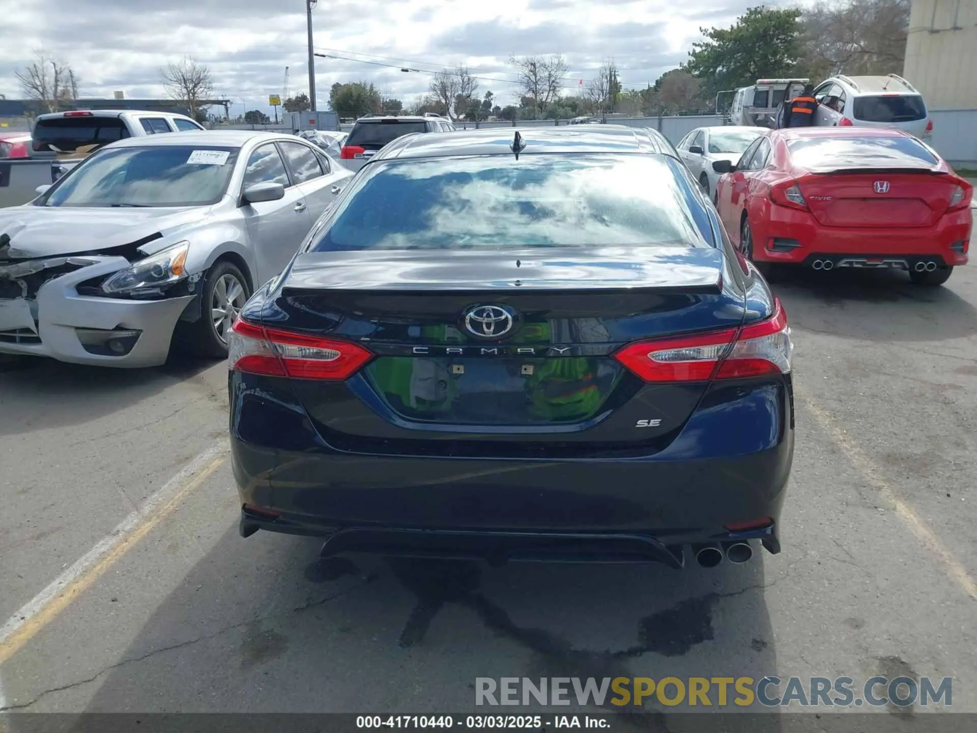 16 Photograph of a damaged car 4T1B11HK3KU255136 TOYOTA CAMRY 2019