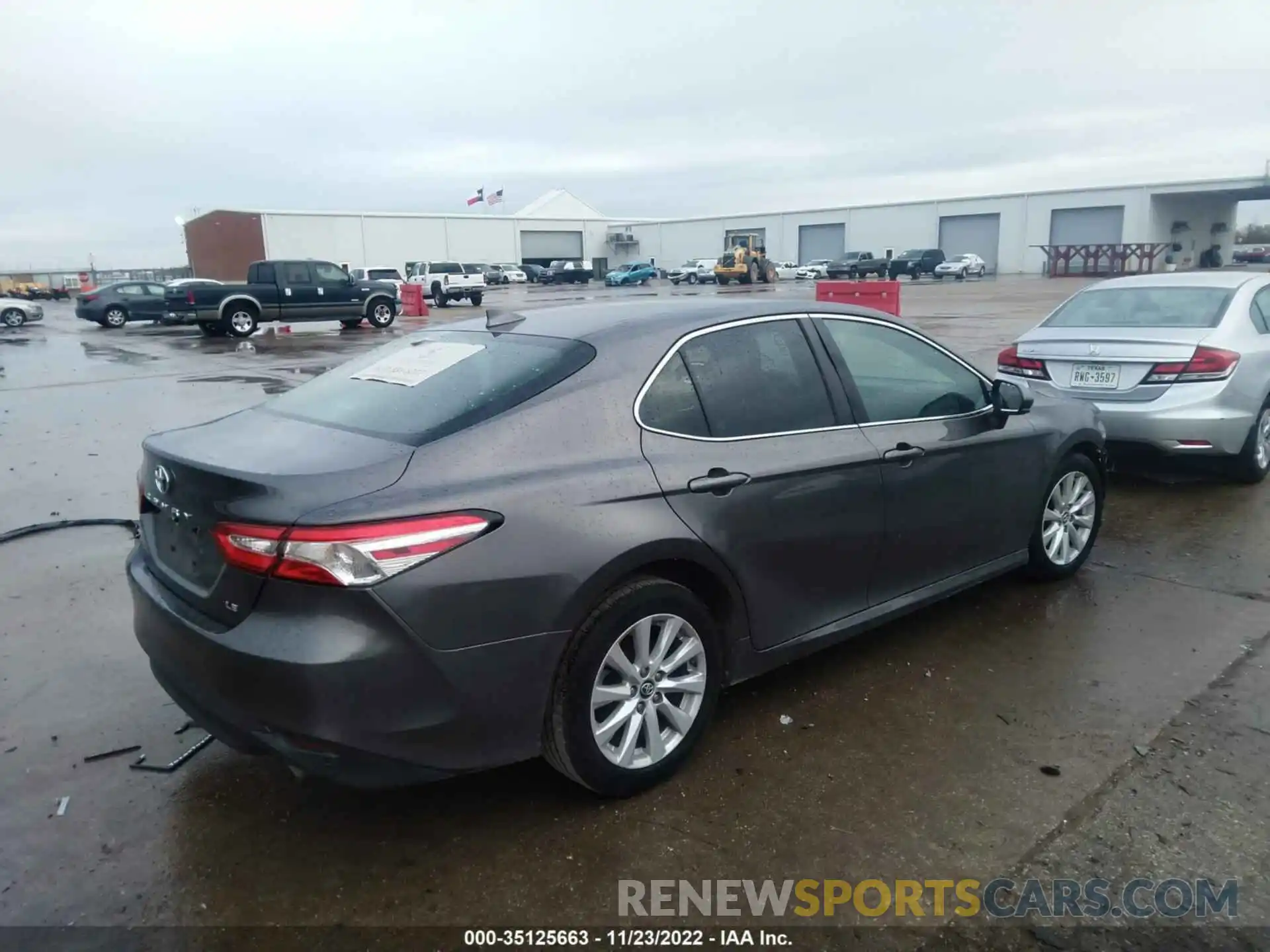 4 Photograph of a damaged car 4T1B11HK3KU255900 TOYOTA CAMRY 2019