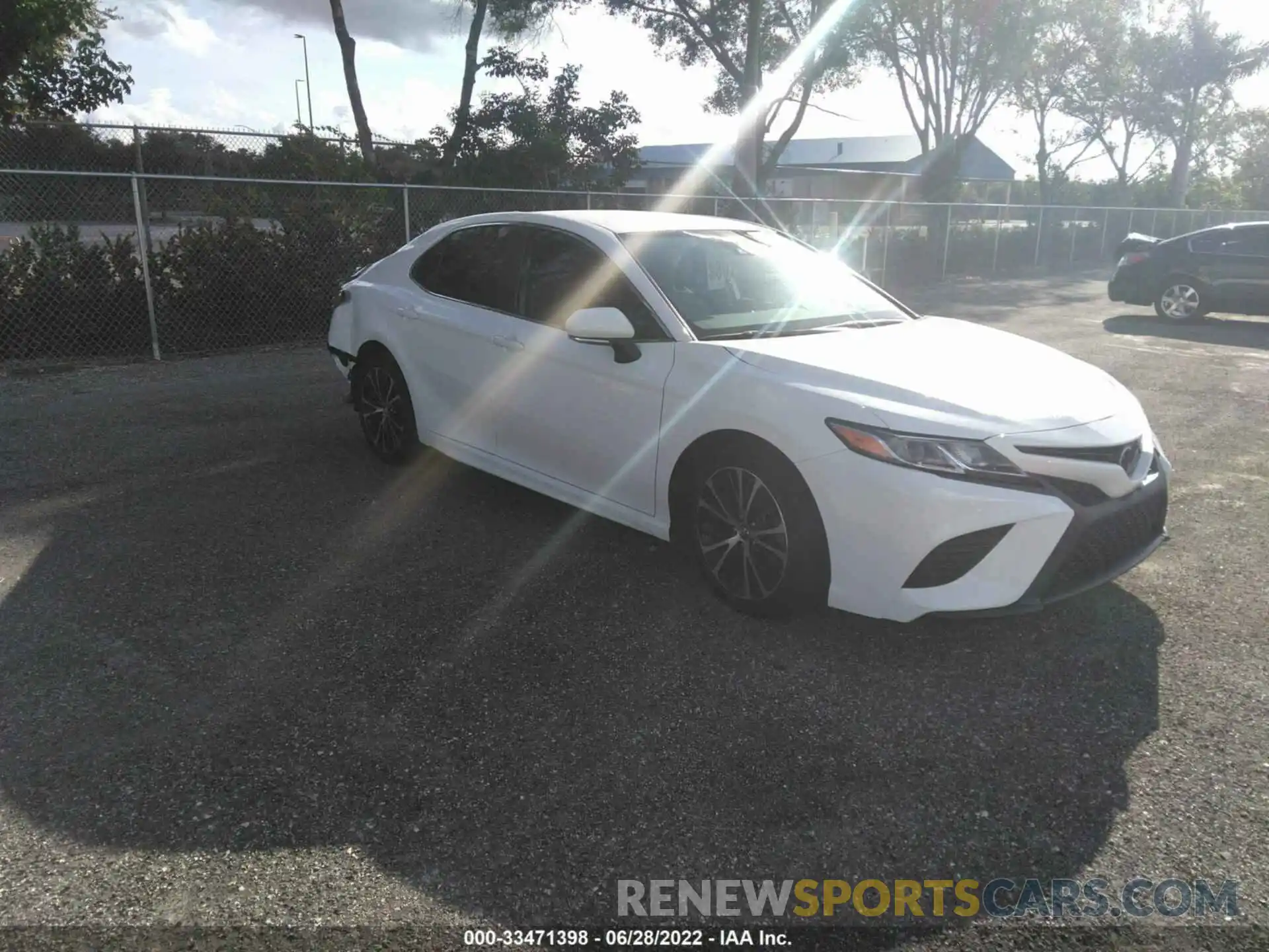 1 Photograph of a damaged car 4T1B11HK3KU256240 TOYOTA CAMRY 2019