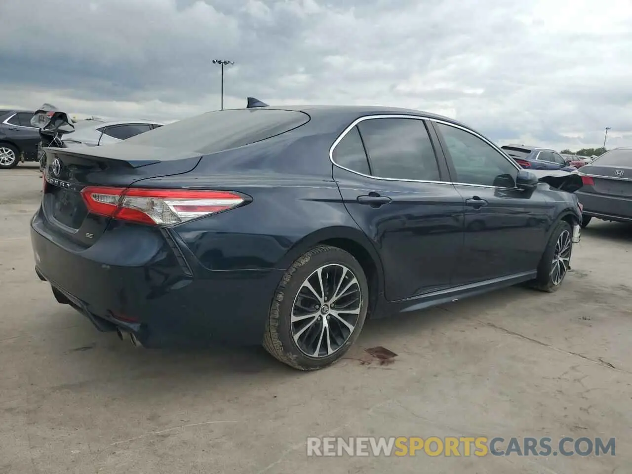 3 Photograph of a damaged car 4T1B11HK3KU257128 TOYOTA CAMRY 2019