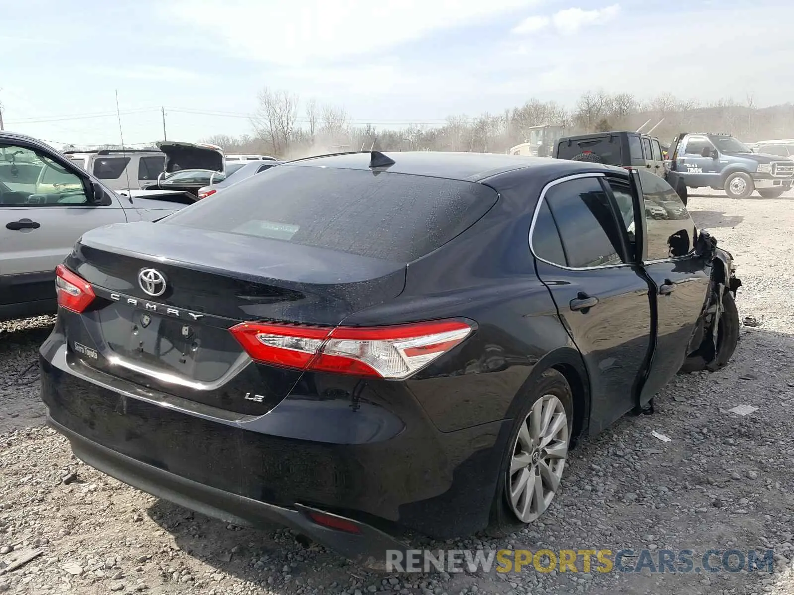 4 Photograph of a damaged car 4T1B11HK3KU262846 TOYOTA CAMRY 2019