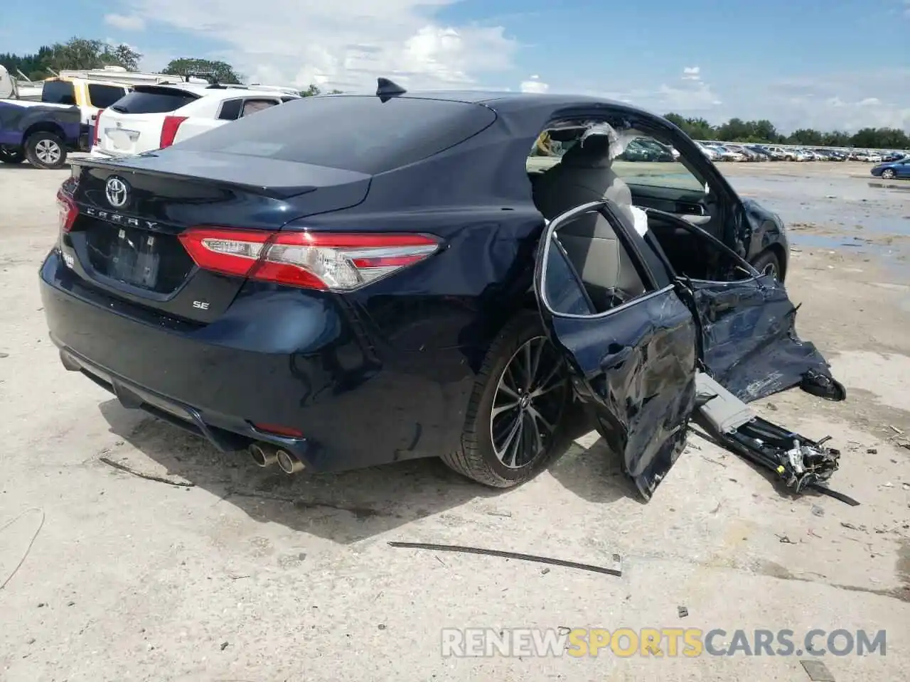 4 Photograph of a damaged car 4T1B11HK3KU263348 TOYOTA CAMRY 2019