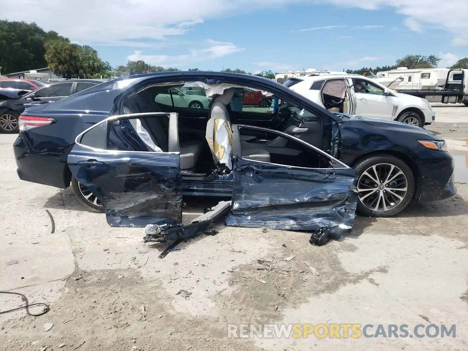 9 Photograph of a damaged car 4T1B11HK3KU263348 TOYOTA CAMRY 2019