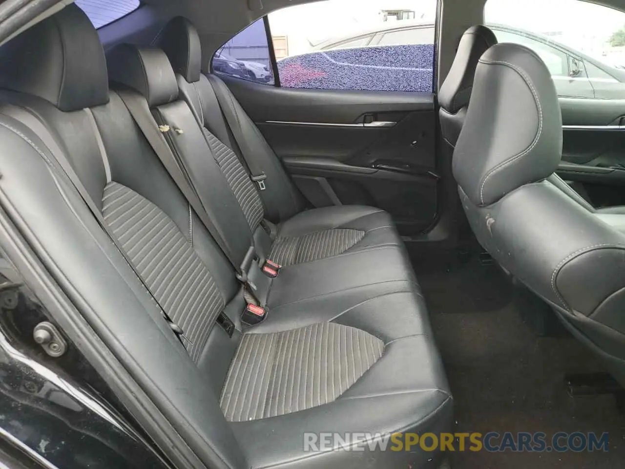 10 Photograph of a damaged car 4T1B11HK3KU264046 TOYOTA CAMRY 2019