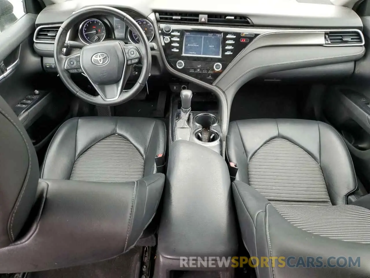 8 Photograph of a damaged car 4T1B11HK3KU264046 TOYOTA CAMRY 2019