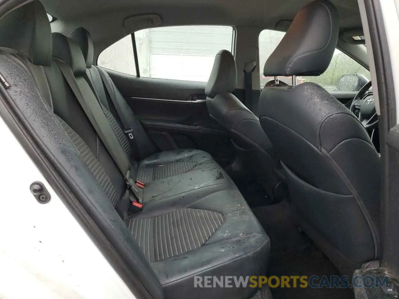 10 Photograph of a damaged car 4T1B11HK3KU264547 TOYOTA CAMRY 2019