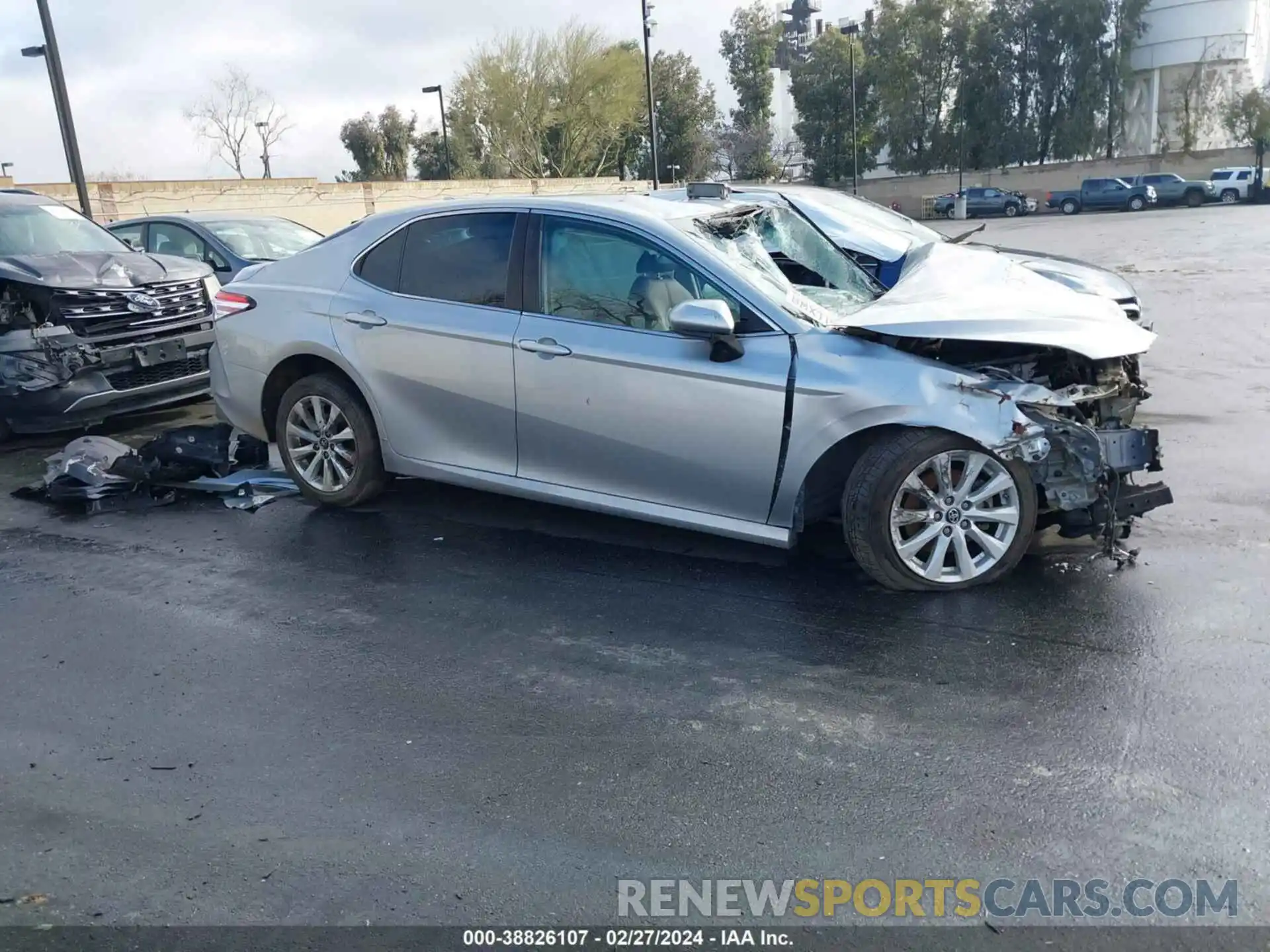 12 Photograph of a damaged car 4T1B11HK3KU267058 TOYOTA CAMRY 2019