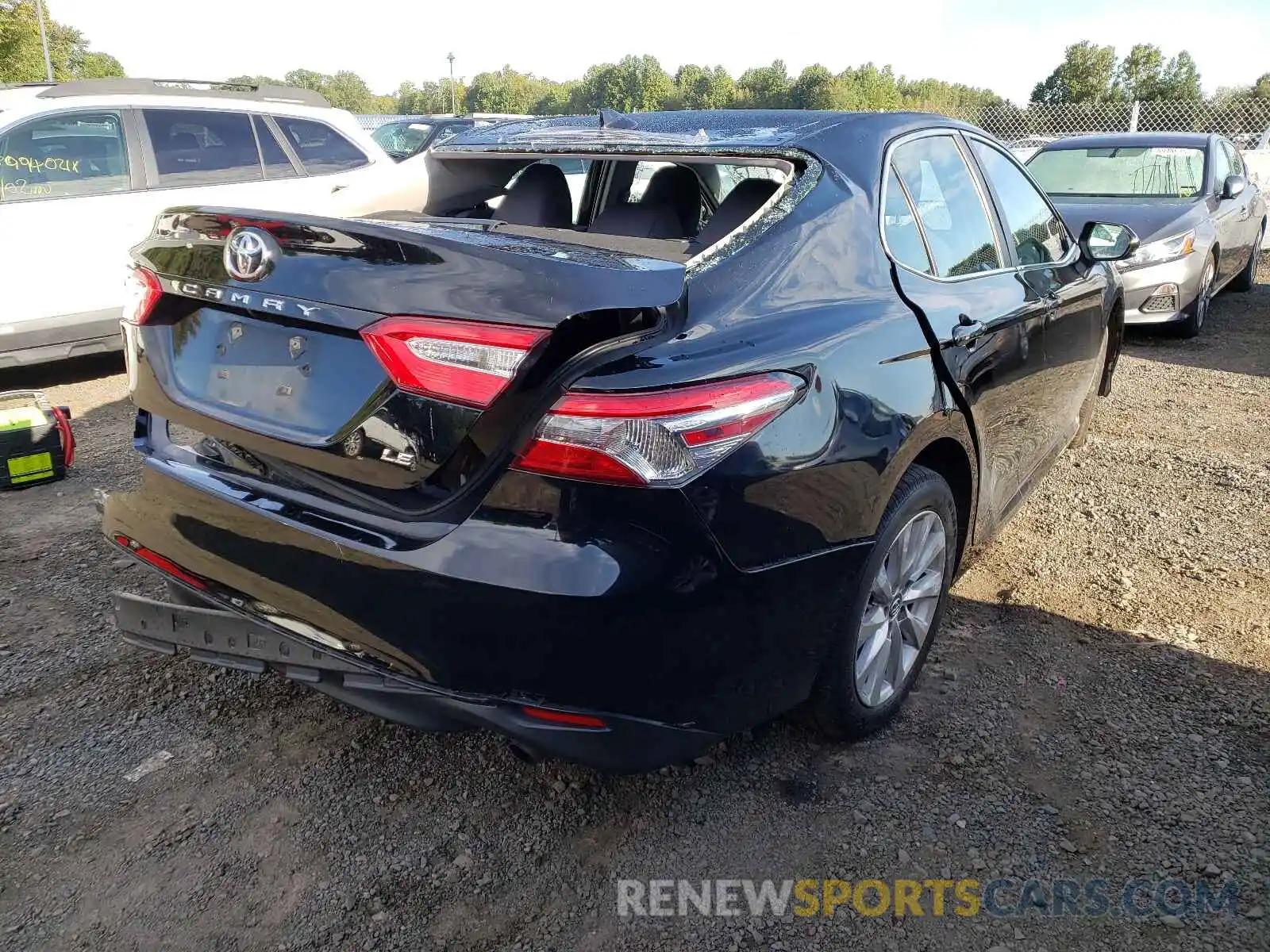 4 Photograph of a damaged car 4T1B11HK3KU269652 TOYOTA CAMRY 2019