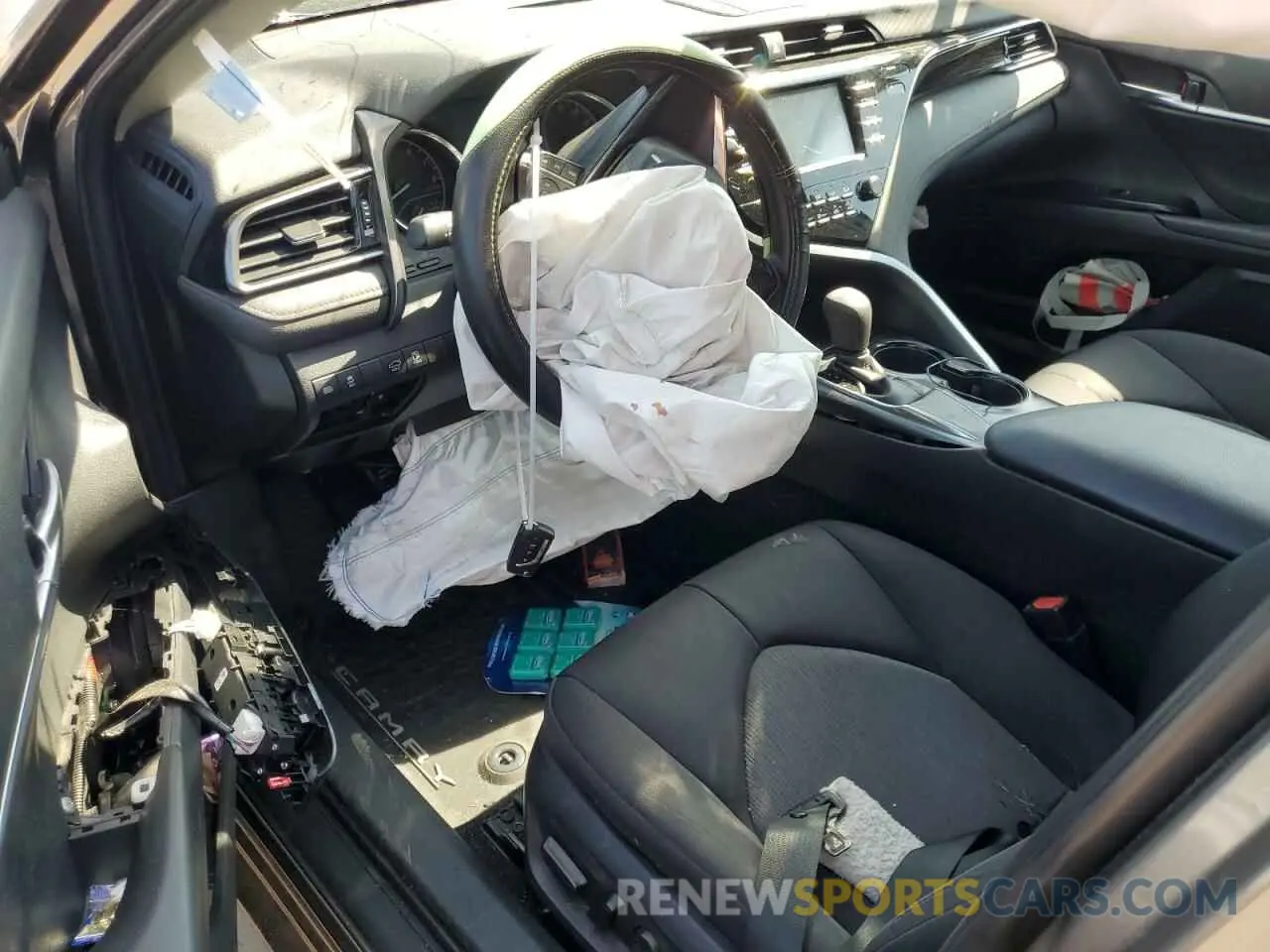 8 Photograph of a damaged car 4T1B11HK3KU272521 TOYOTA CAMRY 2019