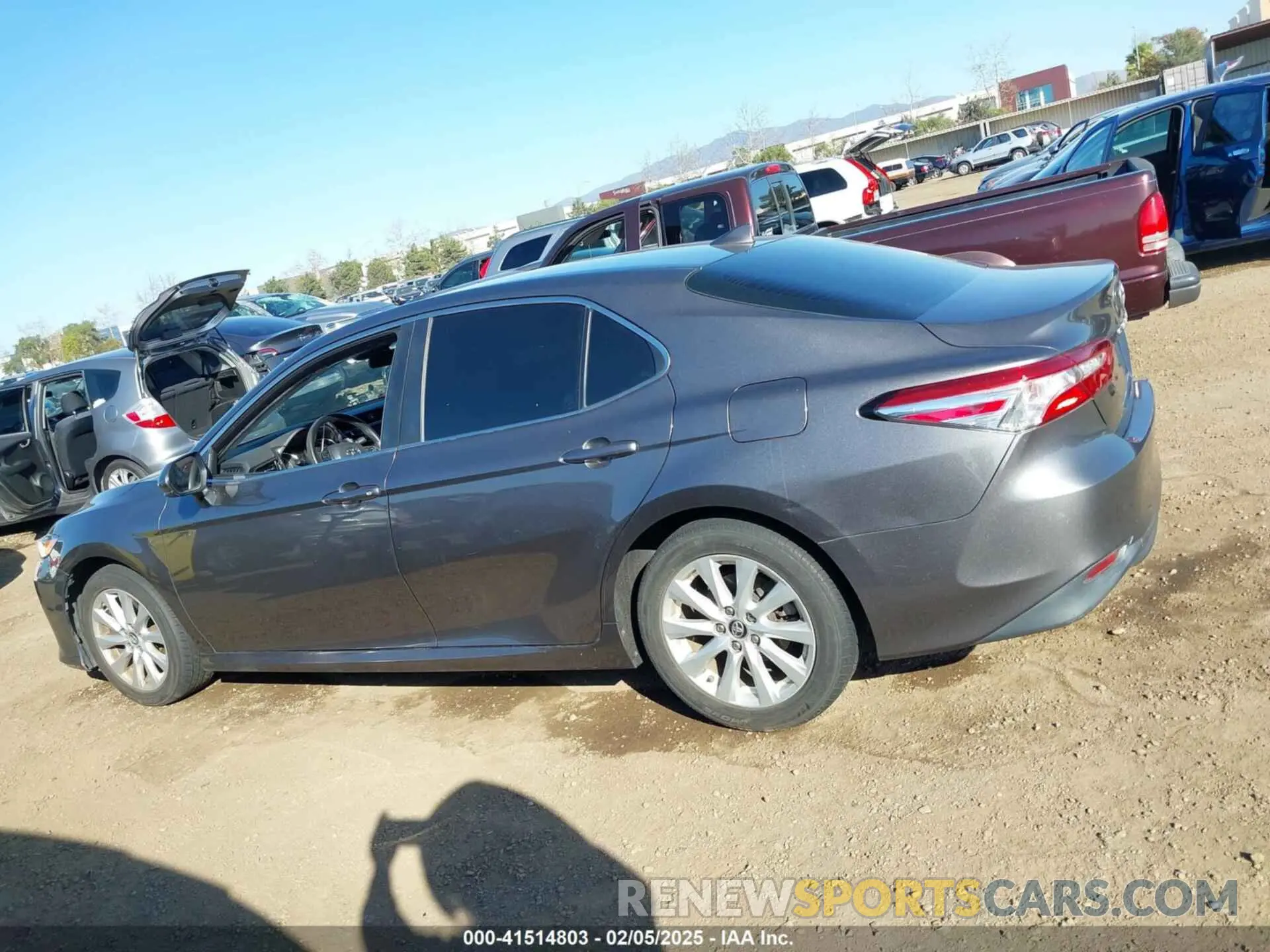 14 Photograph of a damaged car 4T1B11HK3KU284894 TOYOTA CAMRY 2019