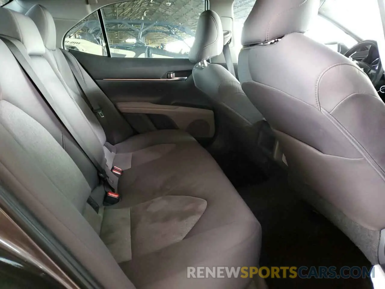 10 Photograph of a damaged car 4T1B11HK3KU290548 TOYOTA CAMRY 2019