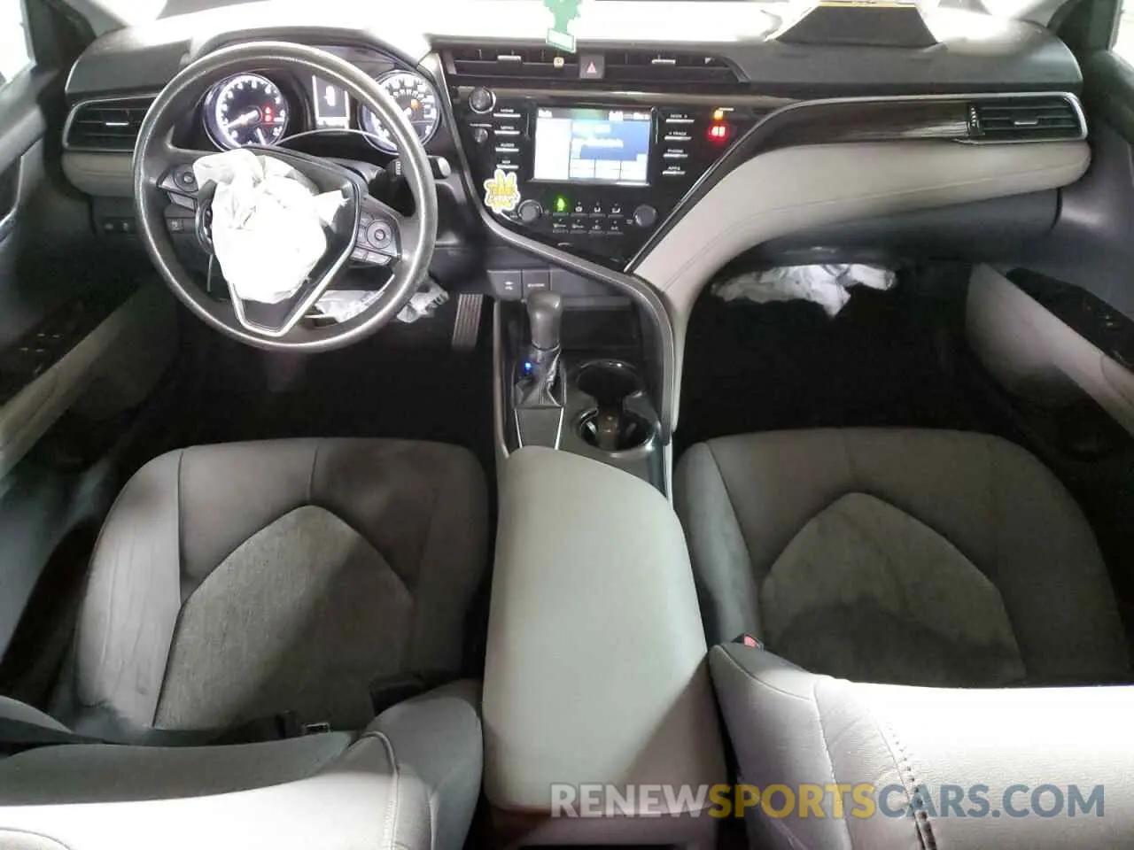 8 Photograph of a damaged car 4T1B11HK3KU290548 TOYOTA CAMRY 2019