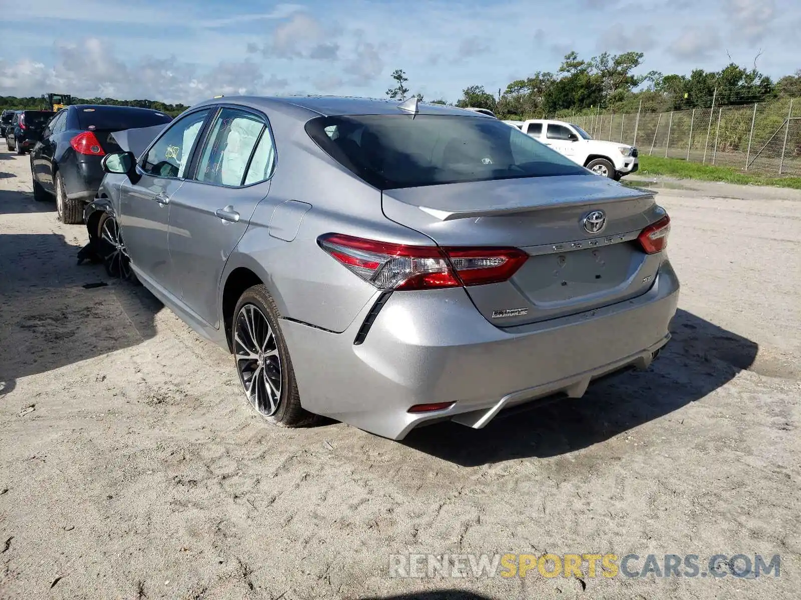 3 Photograph of a damaged car 4T1B11HK3KU295104 TOYOTA CAMRY 2019