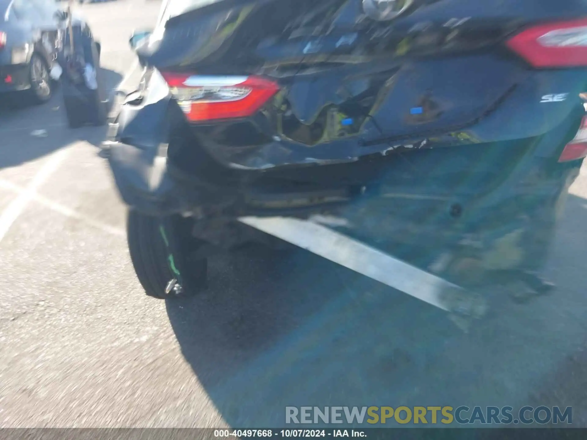 15 Photograph of a damaged car 4T1B11HK3KU296205 TOYOTA CAMRY 2019