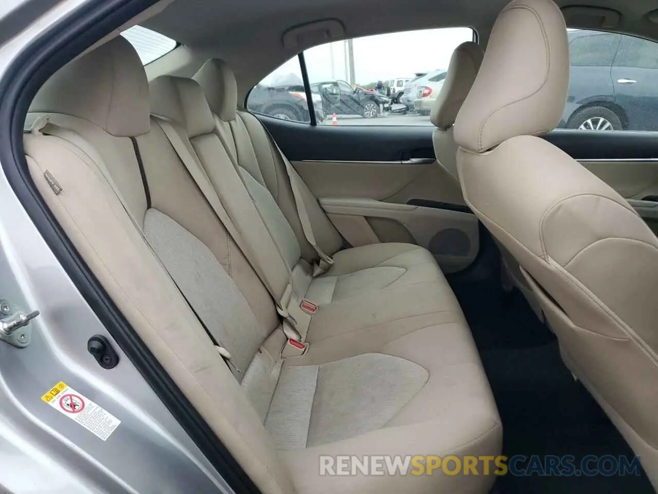 10 Photograph of a damaged car 4T1B11HK3KU682736 TOYOTA CAMRY 2019