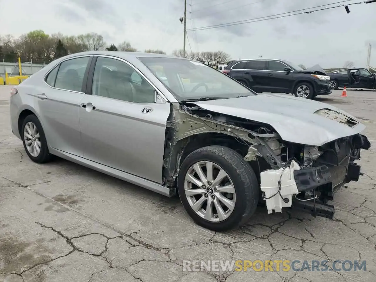 4 Photograph of a damaged car 4T1B11HK3KU682736 TOYOTA CAMRY 2019