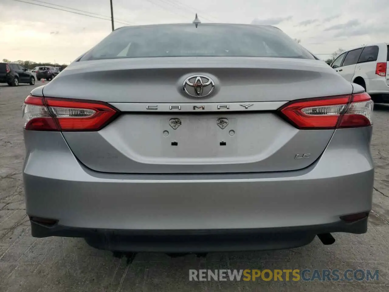 6 Photograph of a damaged car 4T1B11HK3KU682736 TOYOTA CAMRY 2019