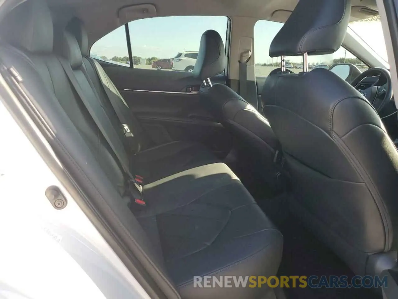 10 Photograph of a damaged car 4T1B11HK3KU683739 TOYOTA CAMRY 2019