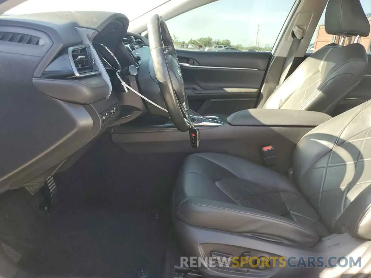7 Photograph of a damaged car 4T1B11HK3KU683739 TOYOTA CAMRY 2019