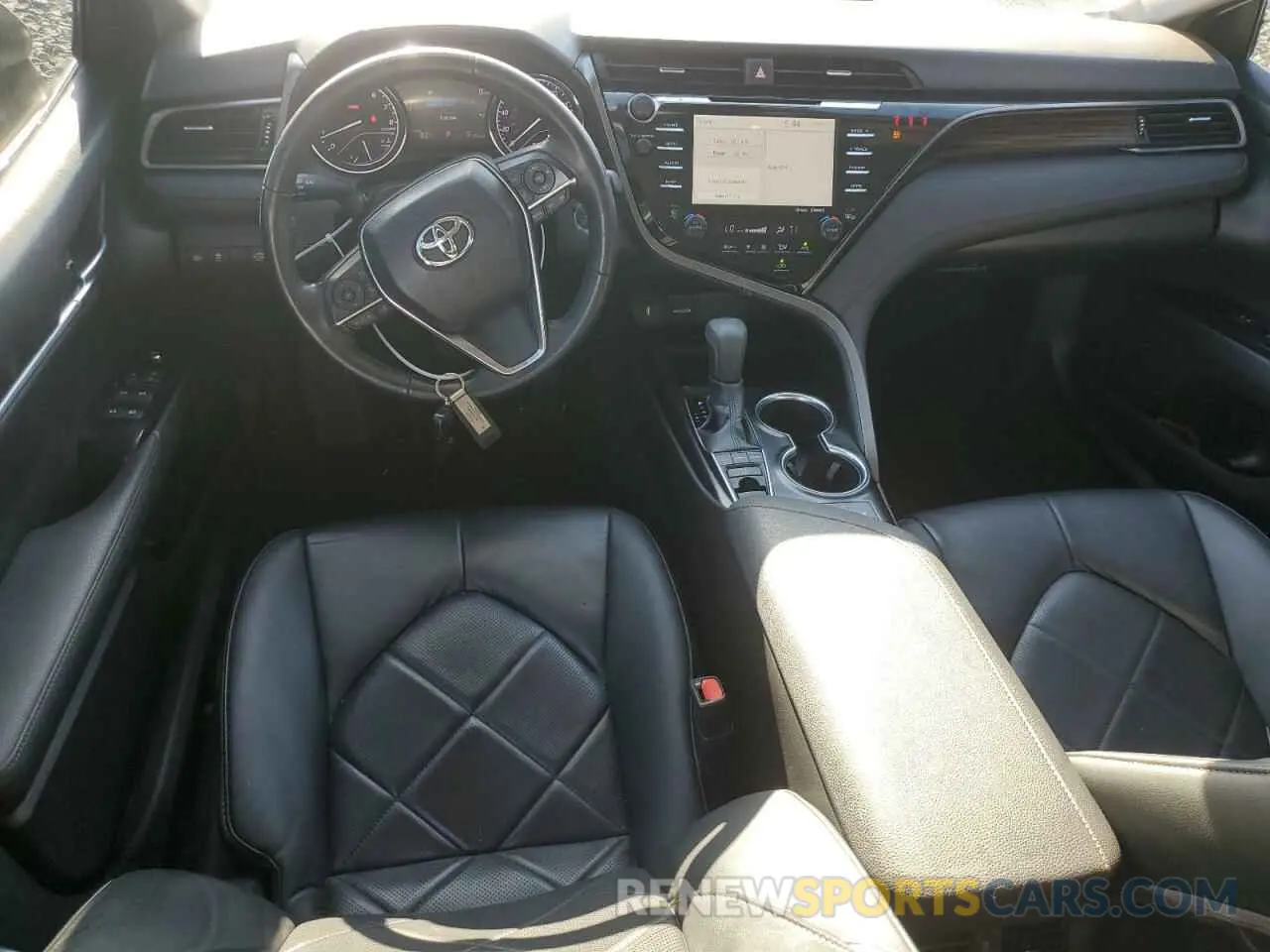 8 Photograph of a damaged car 4T1B11HK3KU683739 TOYOTA CAMRY 2019