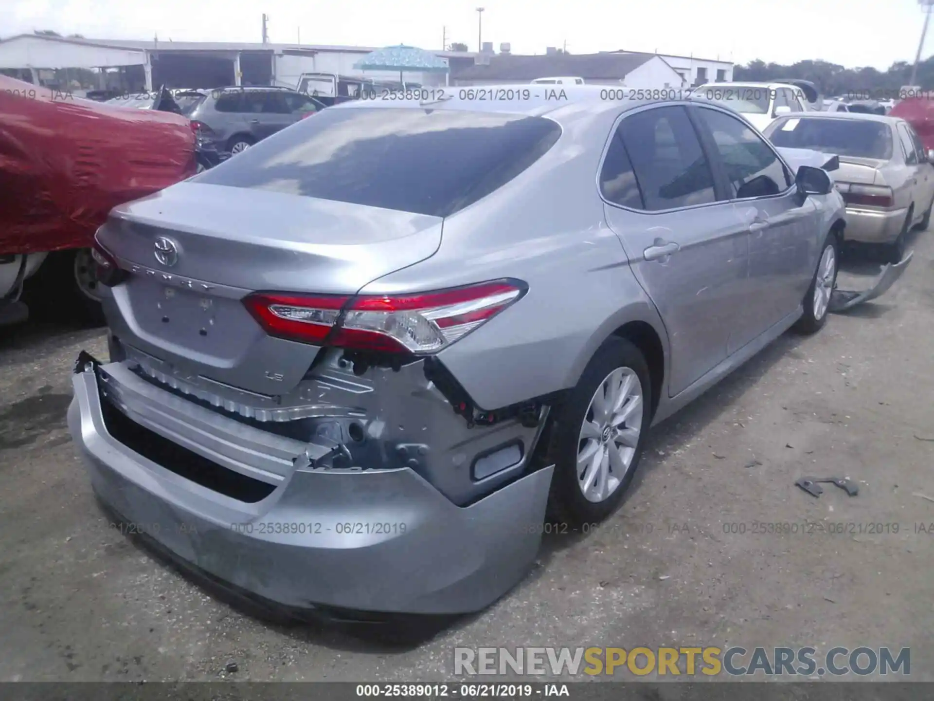 4 Photograph of a damaged car 4T1B11HK3KU684180 TOYOTA CAMRY 2019