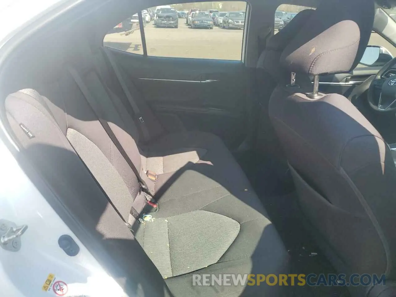 10 Photograph of a damaged car 4T1B11HK3KU684728 TOYOTA CAMRY 2019