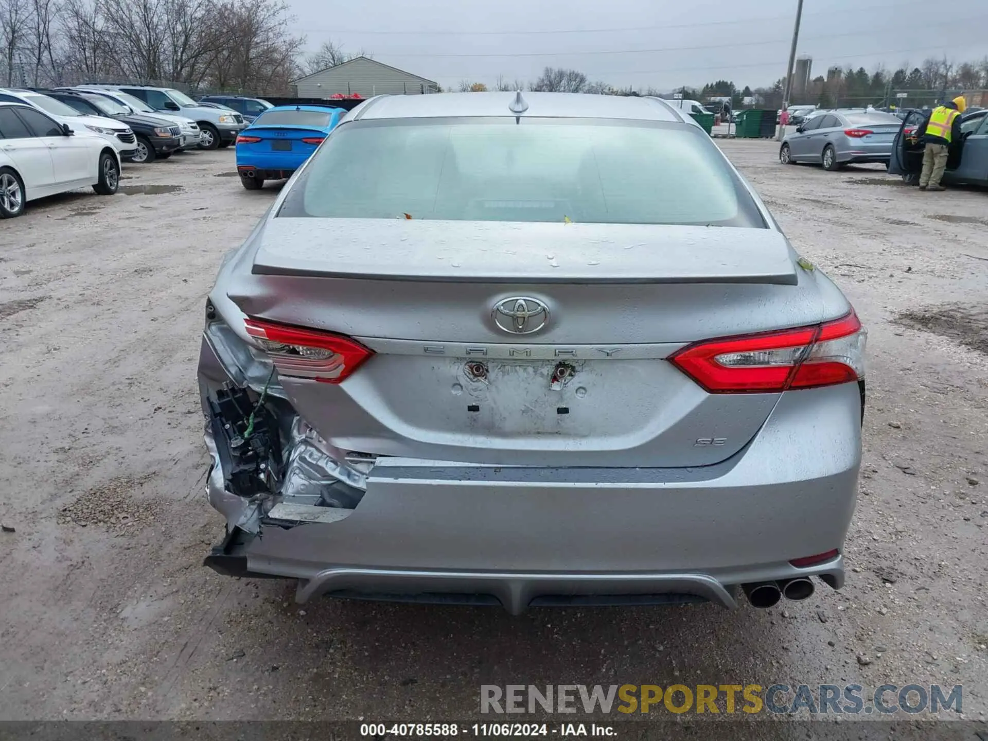 16 Photograph of a damaged car 4T1B11HK3KU690562 TOYOTA CAMRY 2019