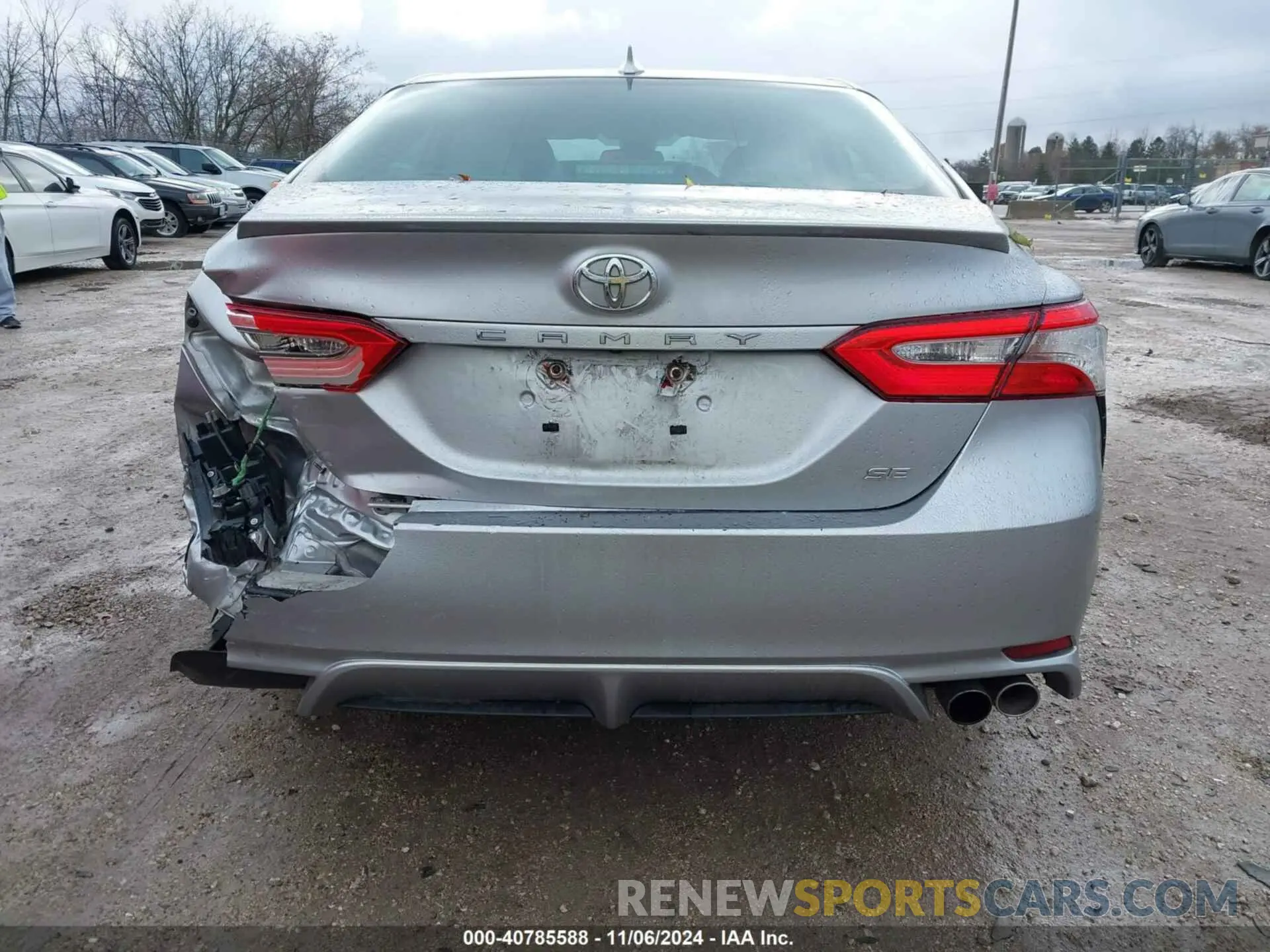 17 Photograph of a damaged car 4T1B11HK3KU690562 TOYOTA CAMRY 2019
