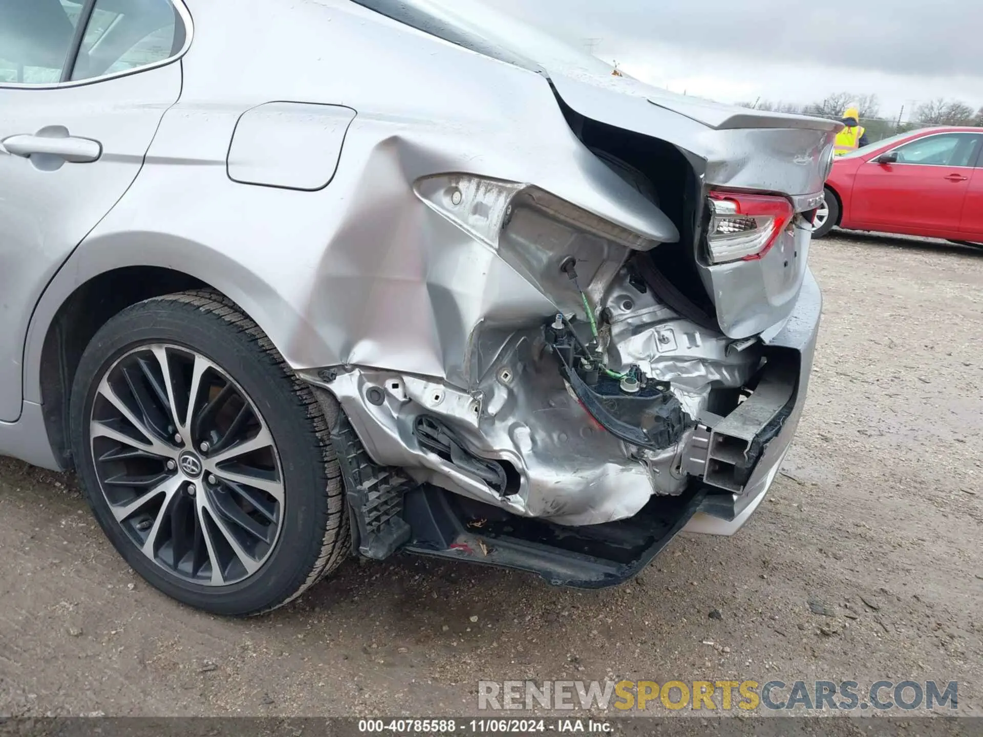19 Photograph of a damaged car 4T1B11HK3KU690562 TOYOTA CAMRY 2019