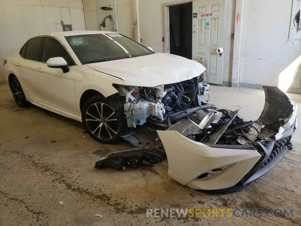 1 Photograph of a damaged car 4T1B11HK3KU691372 TOYOTA CAMRY 2019