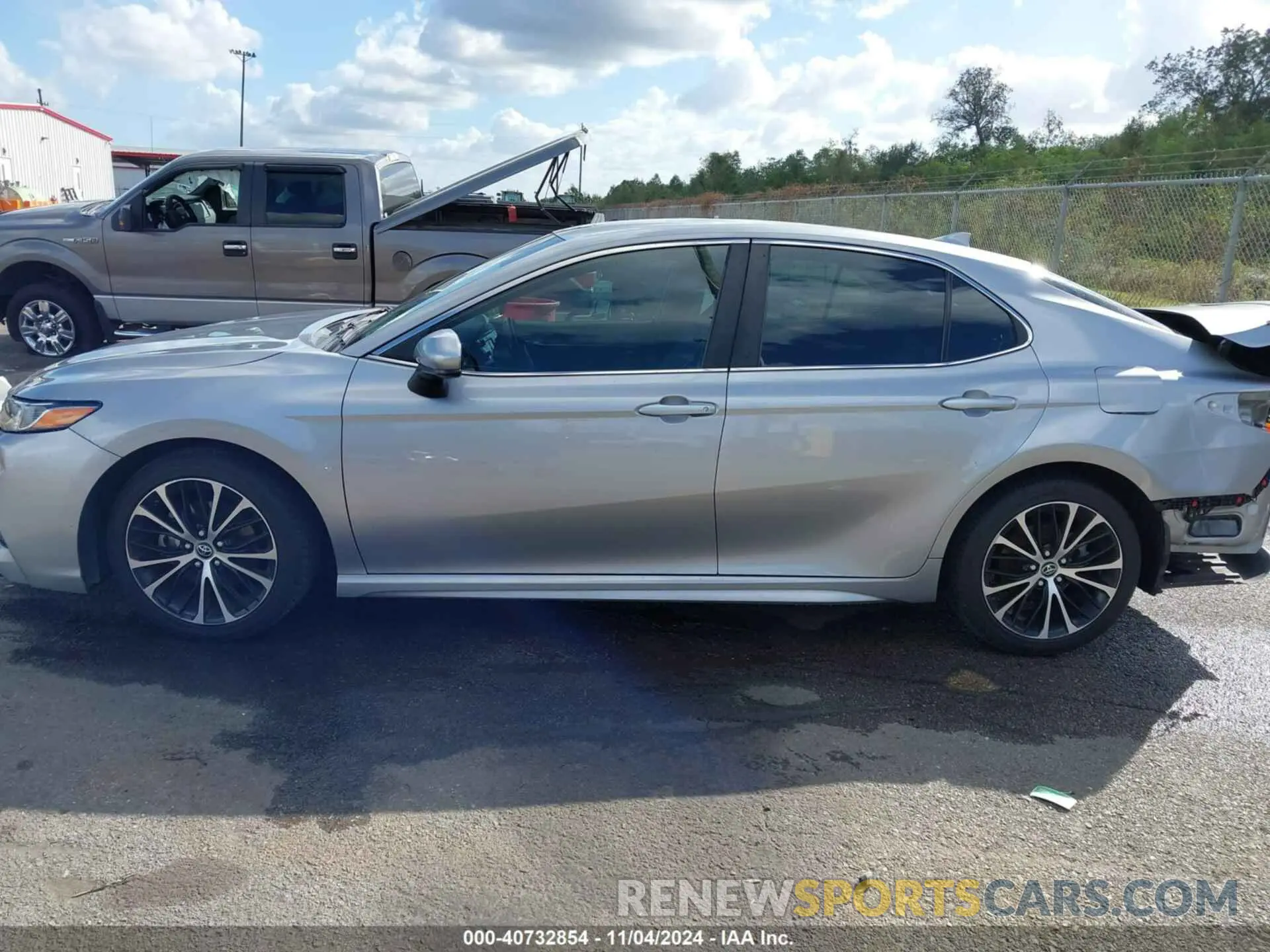 14 Photograph of a damaged car 4T1B11HK3KU691470 TOYOTA CAMRY 2019