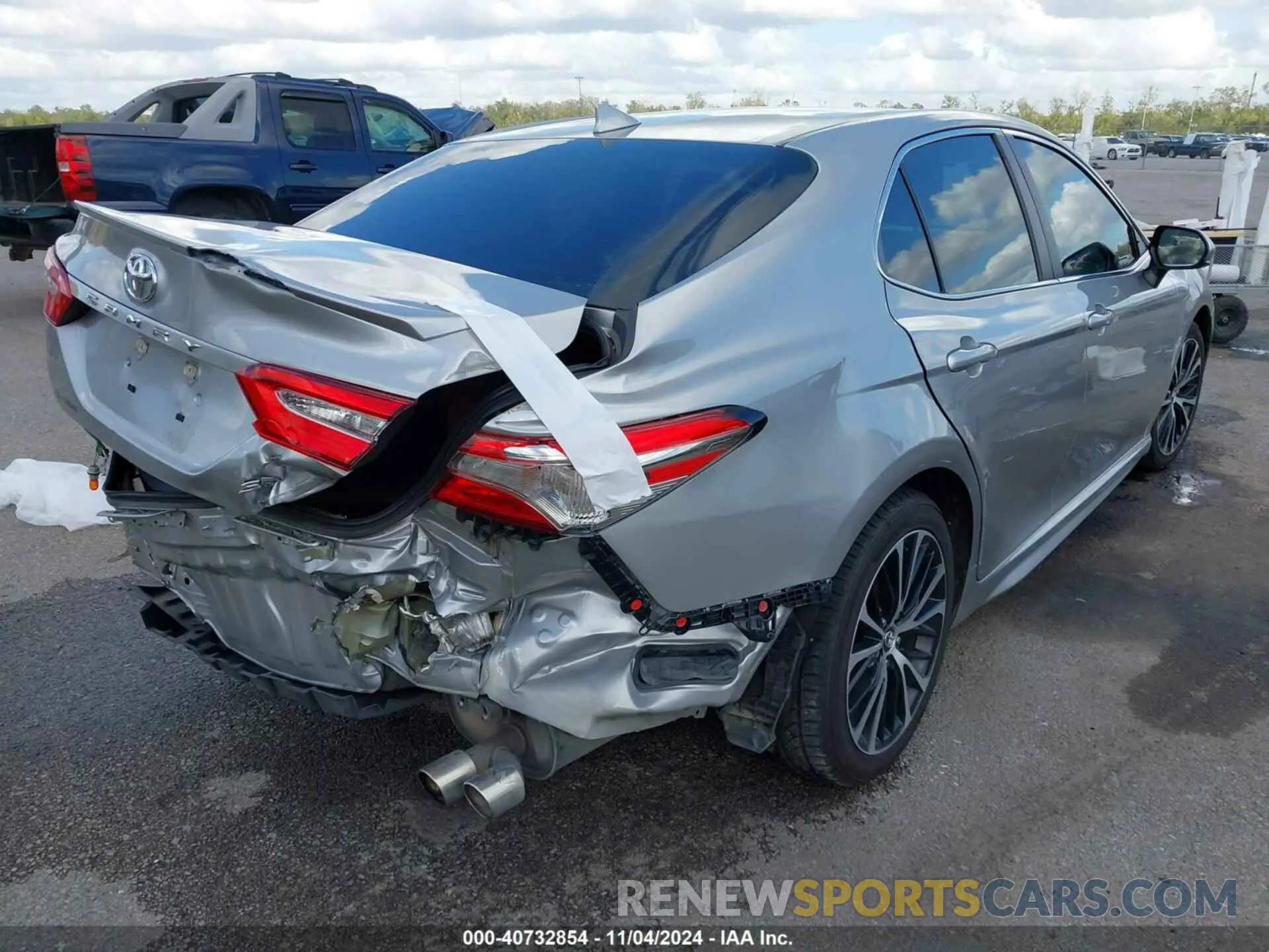 4 Photograph of a damaged car 4T1B11HK3KU691470 TOYOTA CAMRY 2019
