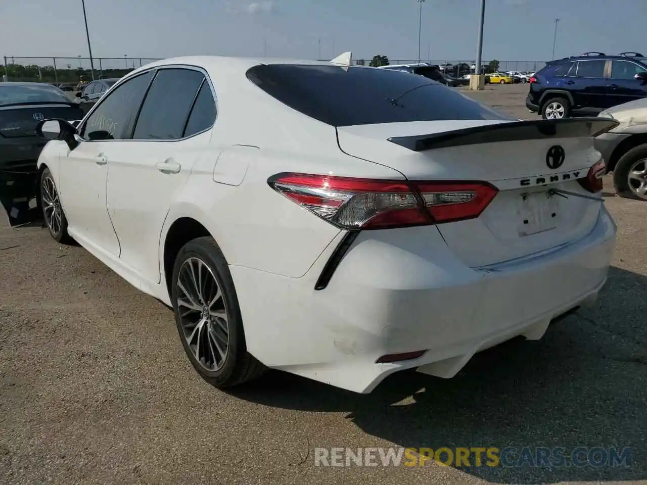 3 Photograph of a damaged car 4T1B11HK3KU694093 TOYOTA CAMRY 2019