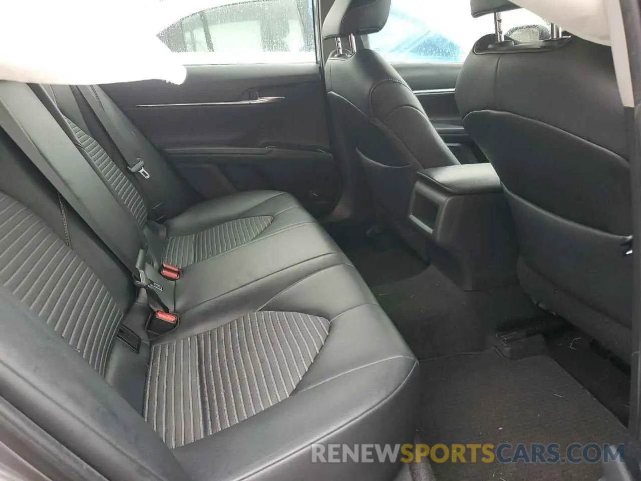11 Photograph of a damaged car 4T1B11HK3KU697236 TOYOTA CAMRY 2019