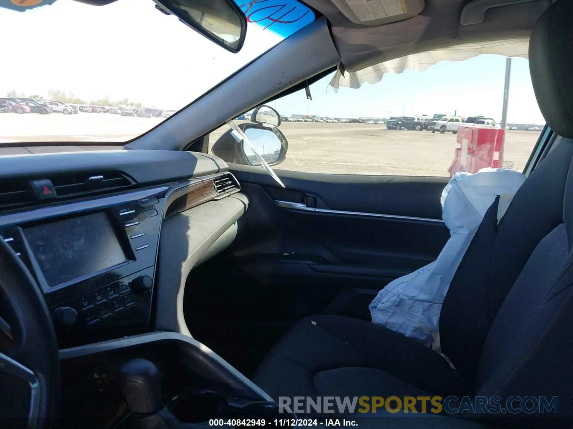 5 Photograph of a damaged car 4T1B11HK3KU697611 TOYOTA CAMRY 2019