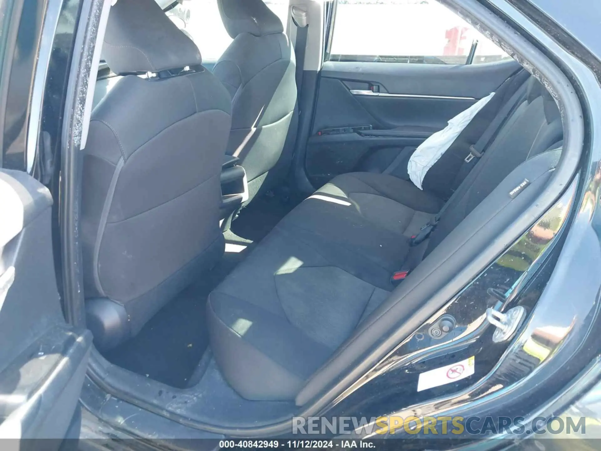 8 Photograph of a damaged car 4T1B11HK3KU697611 TOYOTA CAMRY 2019