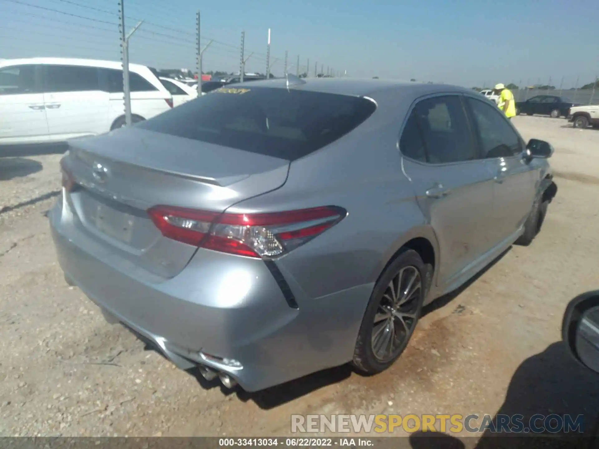 4 Photograph of a damaged car 4T1B11HK3KU699049 TOYOTA CAMRY 2019