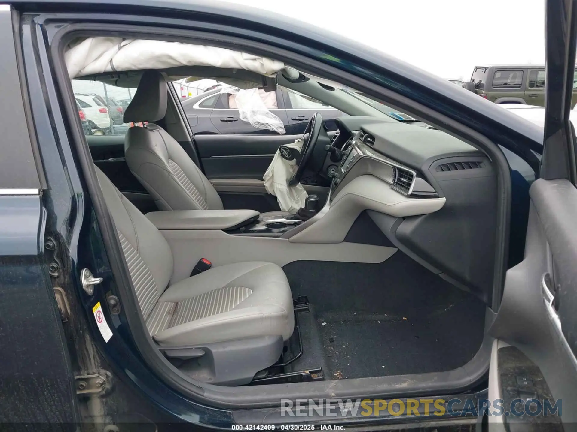 5 Photograph of a damaged car 4T1B11HK3KU702368 TOYOTA CAMRY 2019