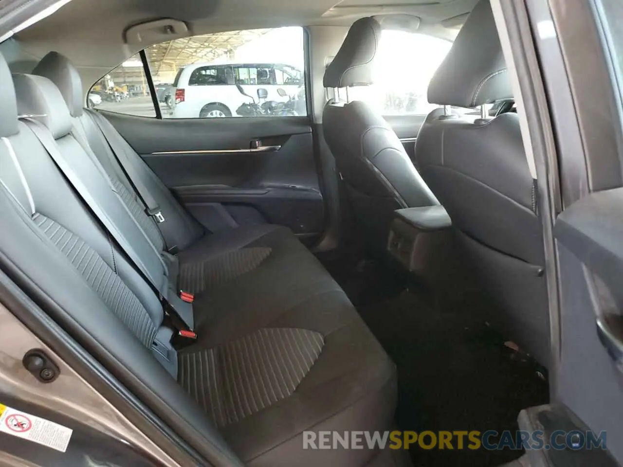 10 Photograph of a damaged car 4T1B11HK3KU703021 TOYOTA CAMRY 2019