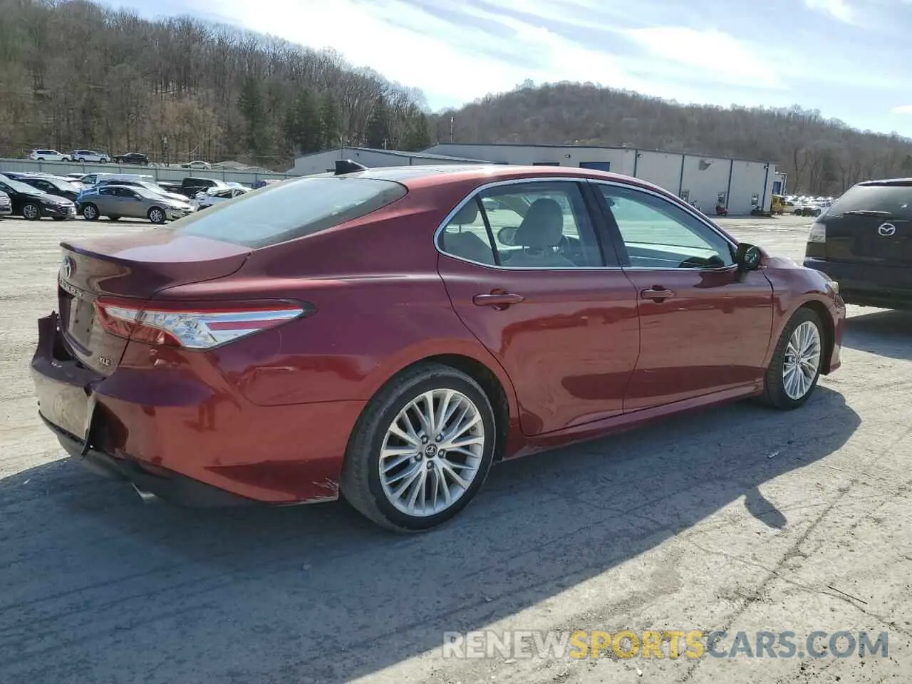 3 Photograph of a damaged car 4T1B11HK3KU704167 TOYOTA CAMRY 2019