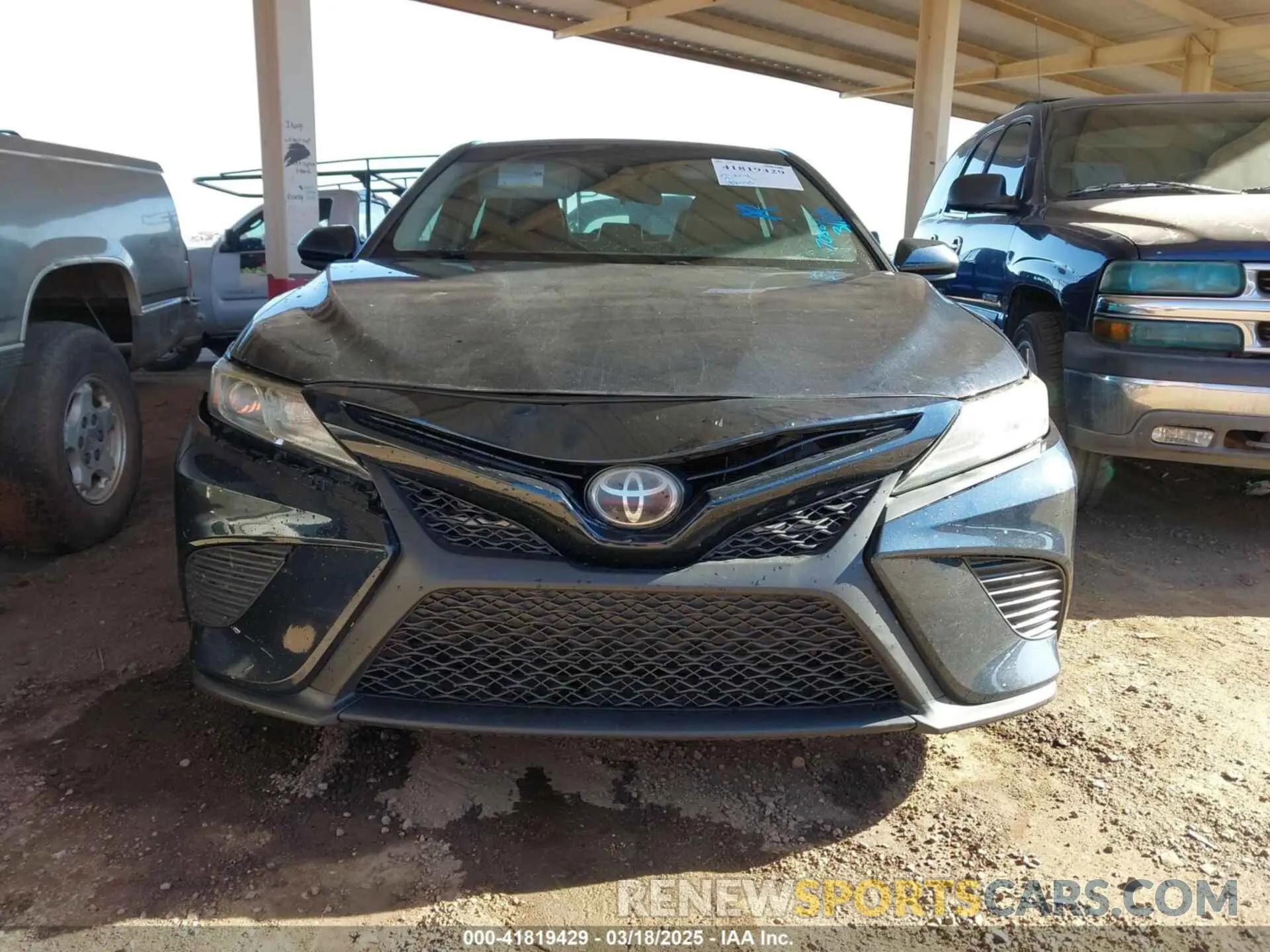 12 Photograph of a damaged car 4T1B11HK3KU705643 TOYOTA CAMRY 2019