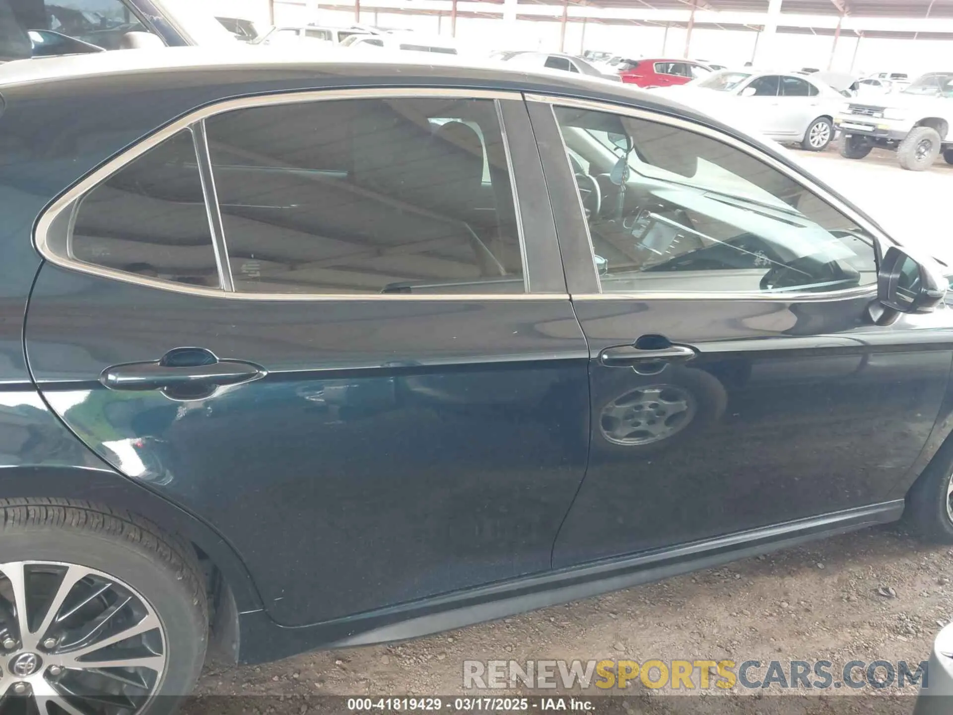 13 Photograph of a damaged car 4T1B11HK3KU705643 TOYOTA CAMRY 2019