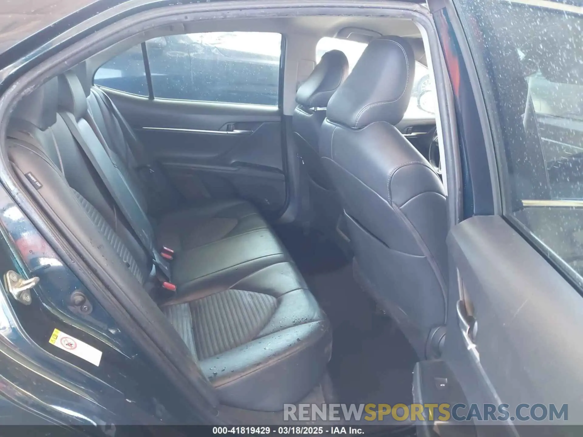 8 Photograph of a damaged car 4T1B11HK3KU705643 TOYOTA CAMRY 2019