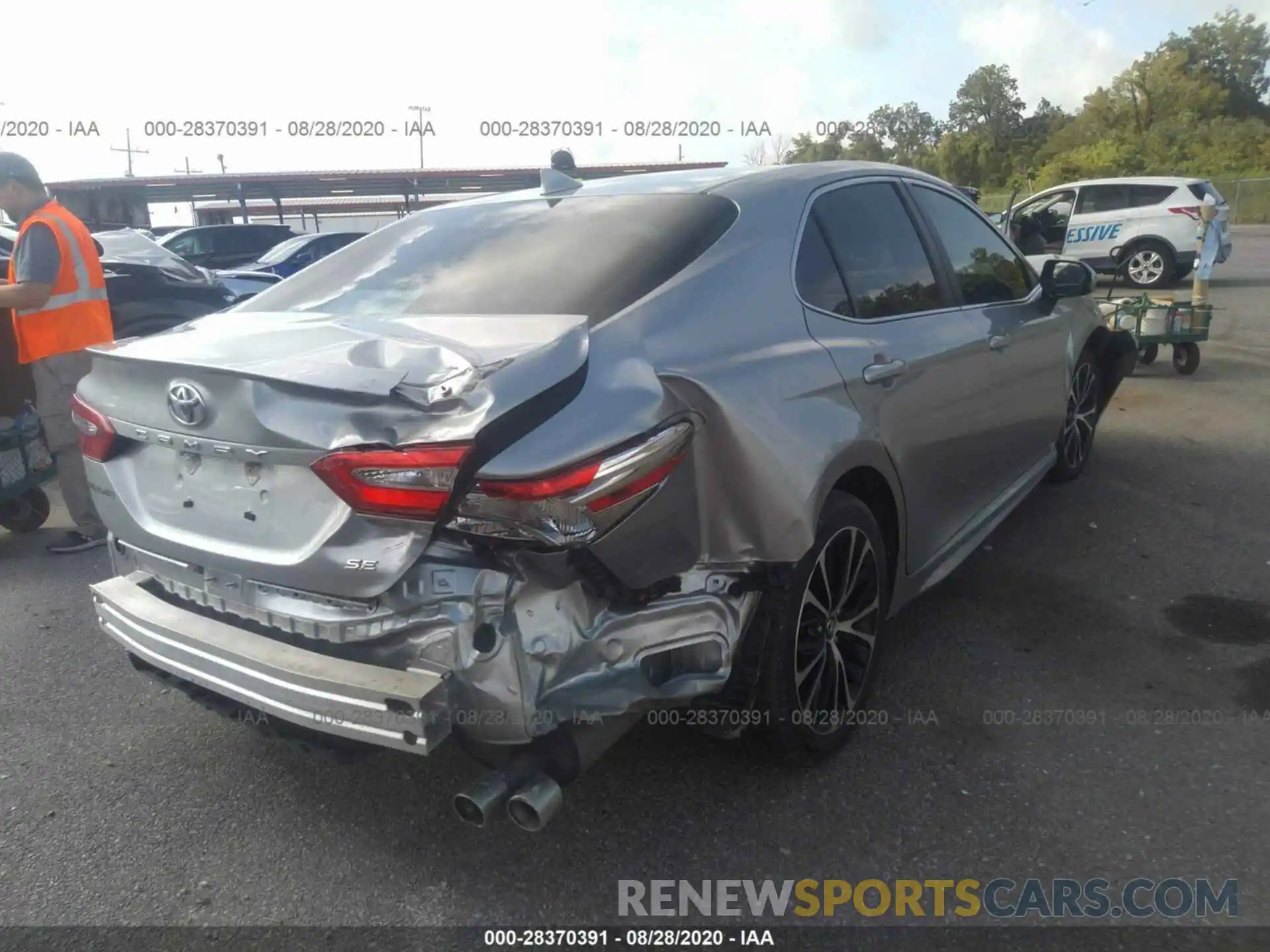 4 Photograph of a damaged car 4T1B11HK3KU706257 TOYOTA CAMRY 2019